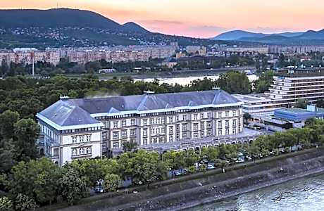 Ensana Grand Margaret Island