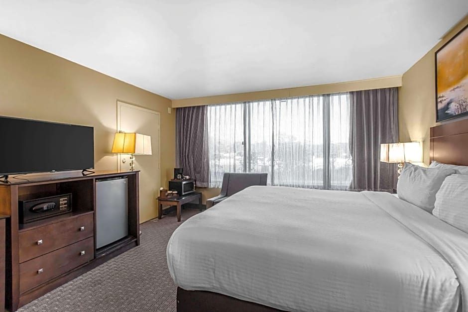The Hills Hotel, an IHG Hotel