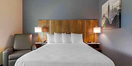 Queen Studio - Non-Smoking