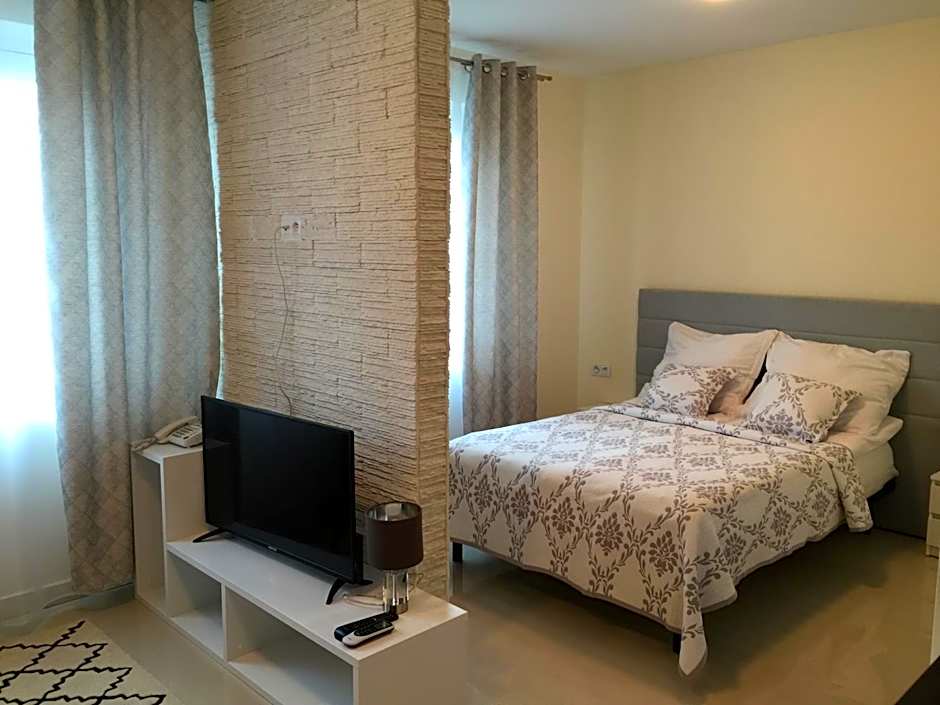 Aparthotel Koroni Home