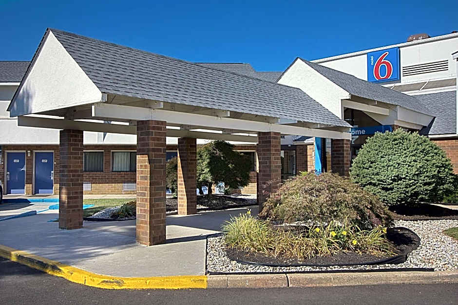 Motel 6 Piscataway