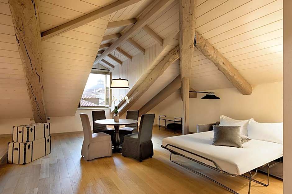 Opera35 Boutique Hotel