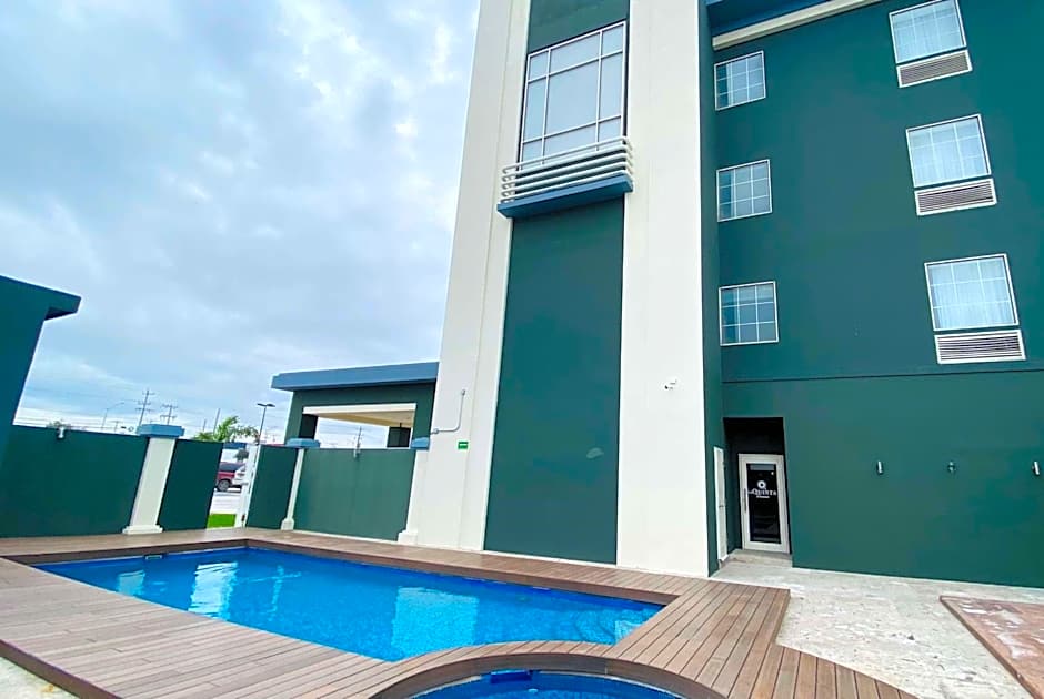 La Quinta by Wyndham Reynosa