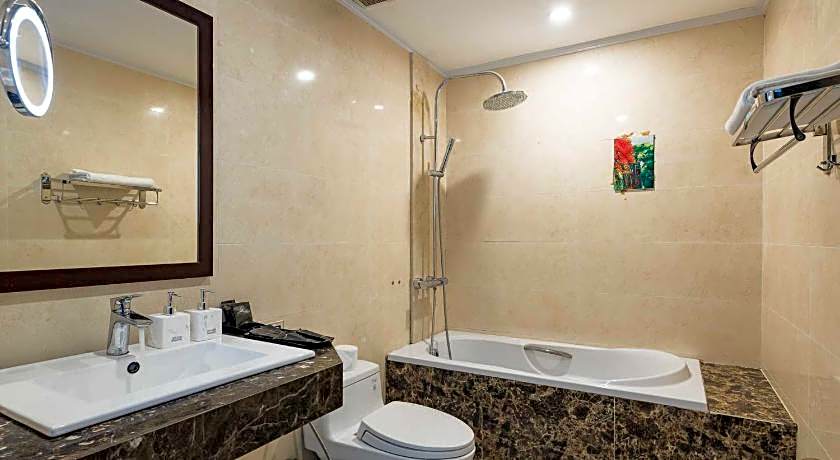 Aaron Riverview Hotel