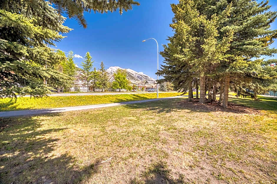 Bow Valley Chalets-Entire 2 King Bedrooms townhouse