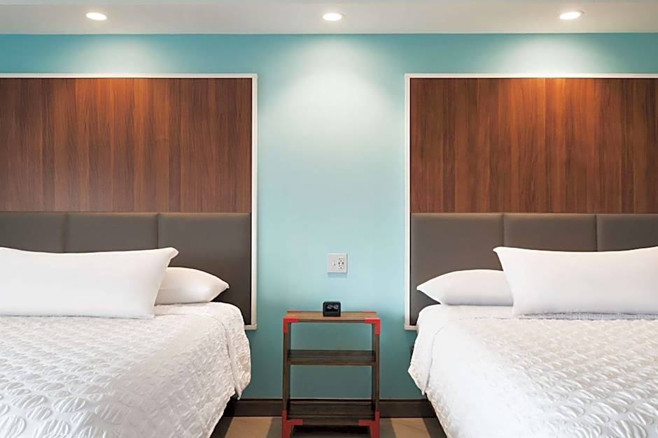 Tru by Hilton Lancaster East PA