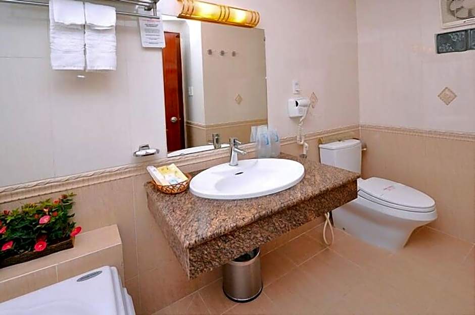 Tan Hoang Long Hotel Nguyen Van Cu