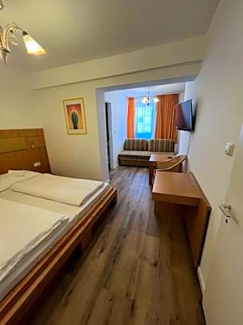 City Hotel Post 14