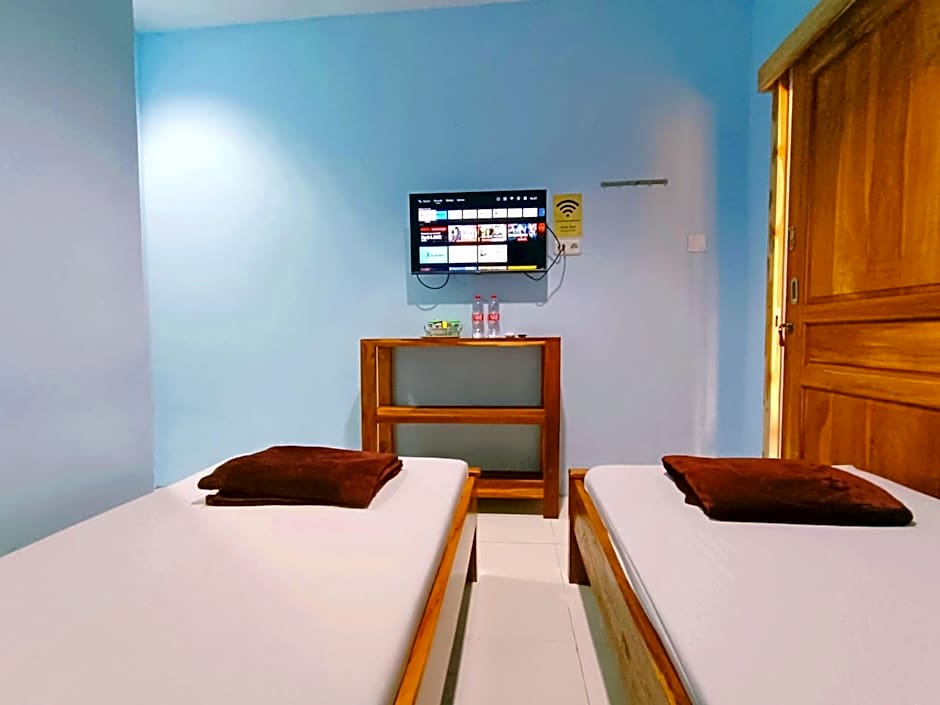 Wisma Kencana Syariah near UNS Mitra RedDoorz