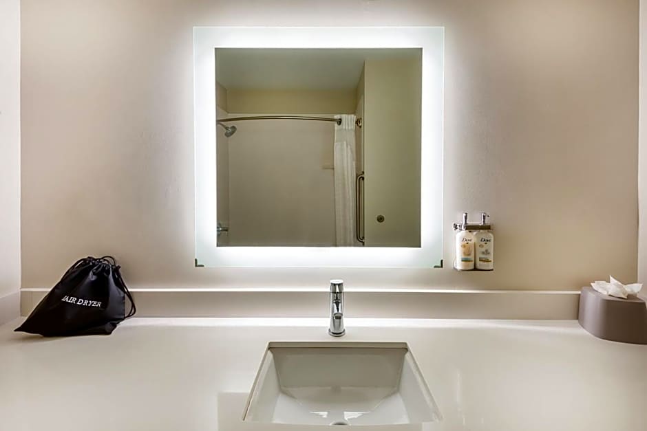 Holiday Inn Express Vermilion By IHG