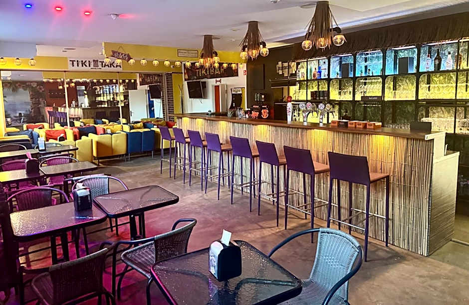 Tiki Taka Hostel & Pub