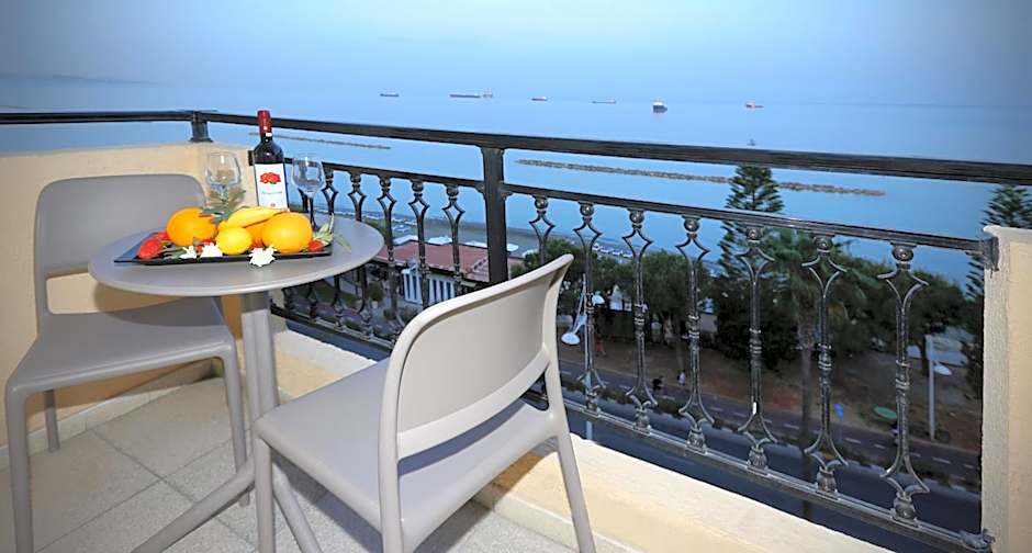 Pier Beach Hotel Apartments