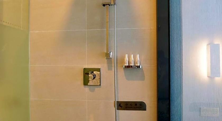 Lavande Hotel Qingyuan Sports Park City Government