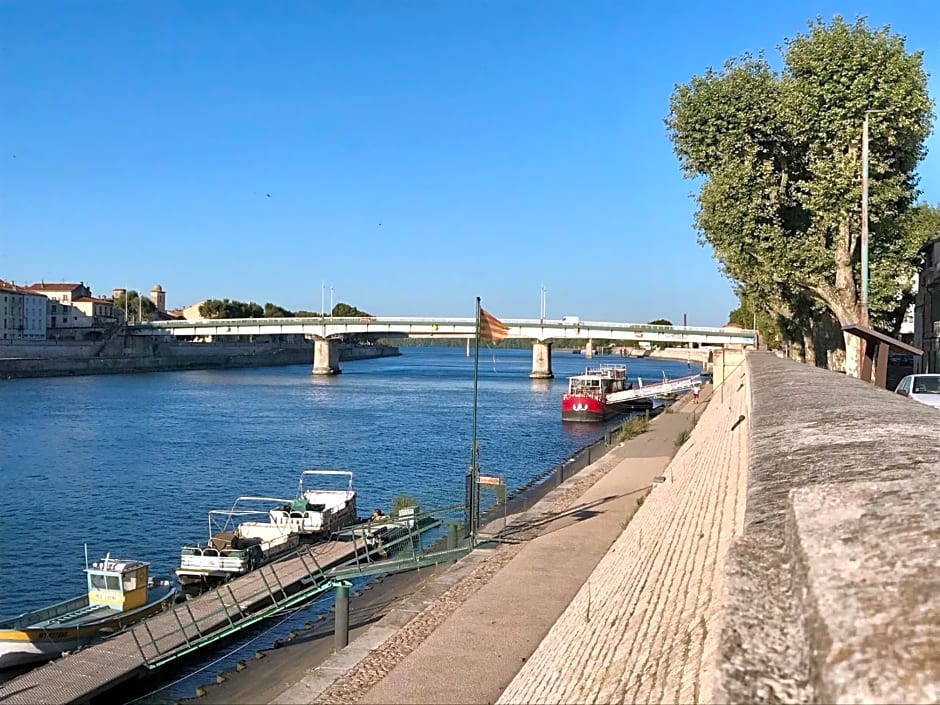 Hôtel Porte de Camargue - Les Quais d'Arles