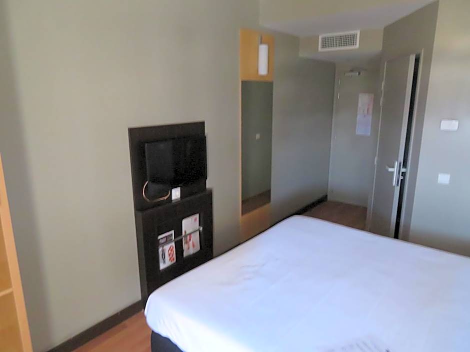 Ibis Oran Les Falaises