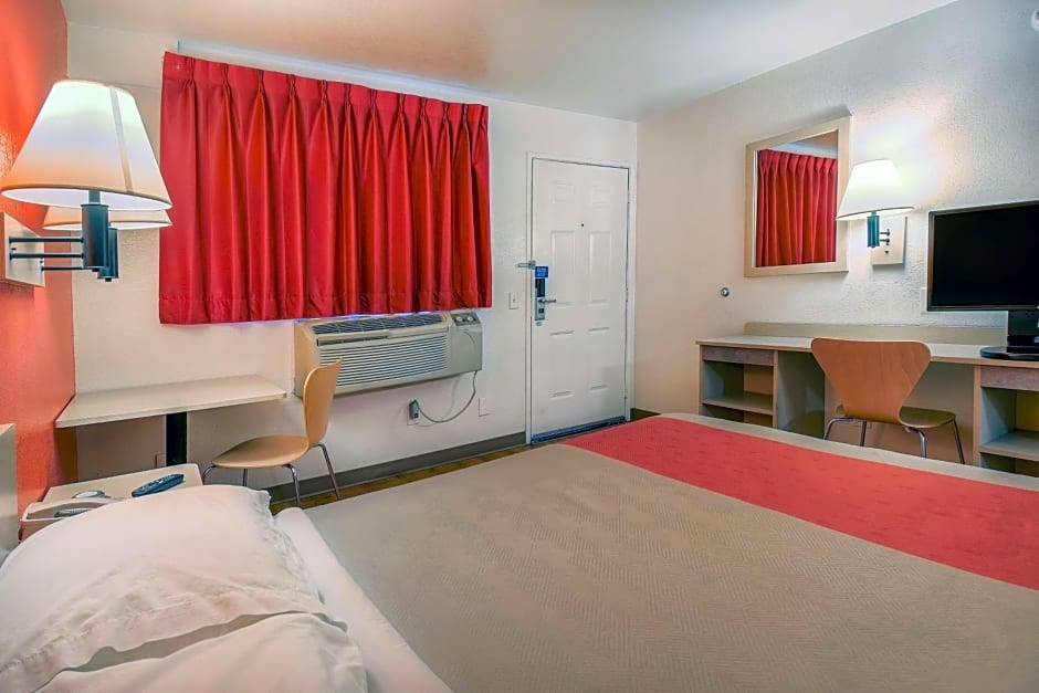 Motel 6-Chino, CA - Los Angeles Area