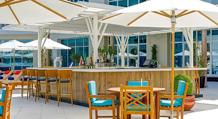 Millennium Lakeview Hotel