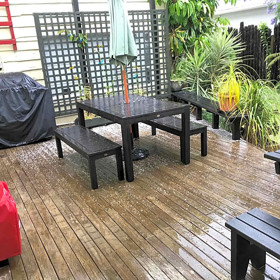 Lady Bowen Bed & Breakfast