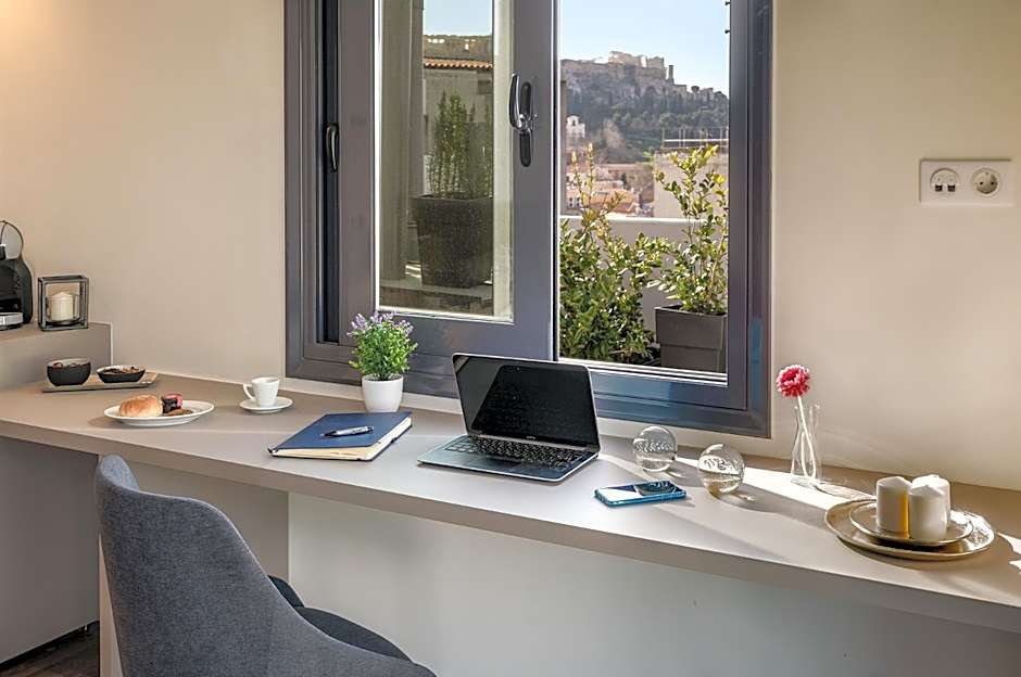 Urban Nest - Suites & Apartments