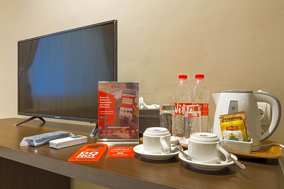 RedDoorz Plus @ Dipatiukur