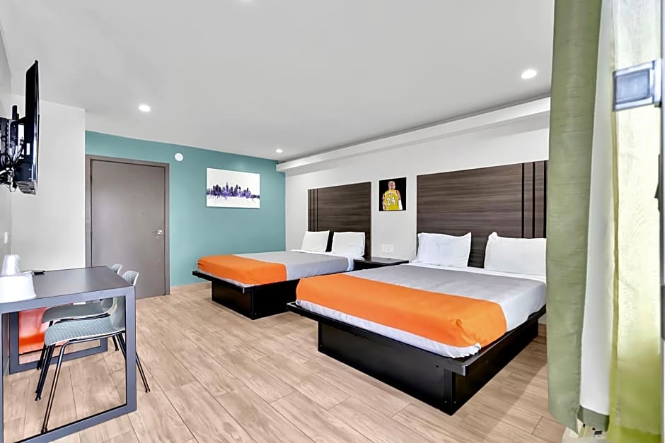 Exclusivo Inn and Suites