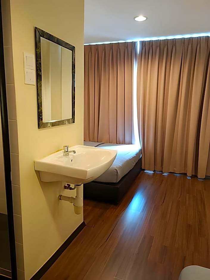 So Hotel