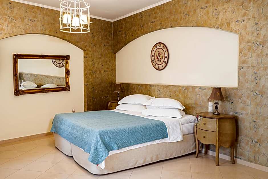 Casa Moazzo Suites and Apartments