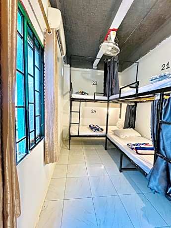 Bed in 4-Bed Mixed Dormitory Room