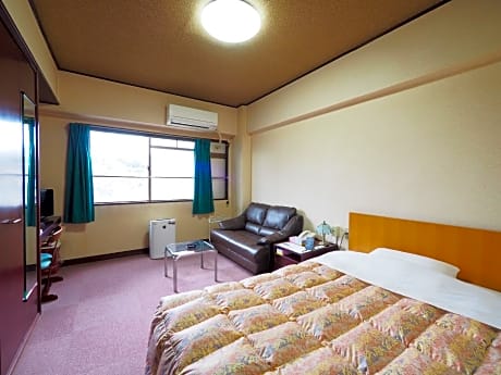 Double Room for Single Use