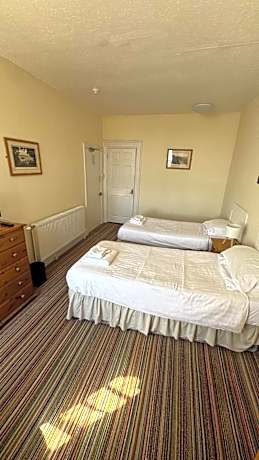 Standard Twin Room with Sea View