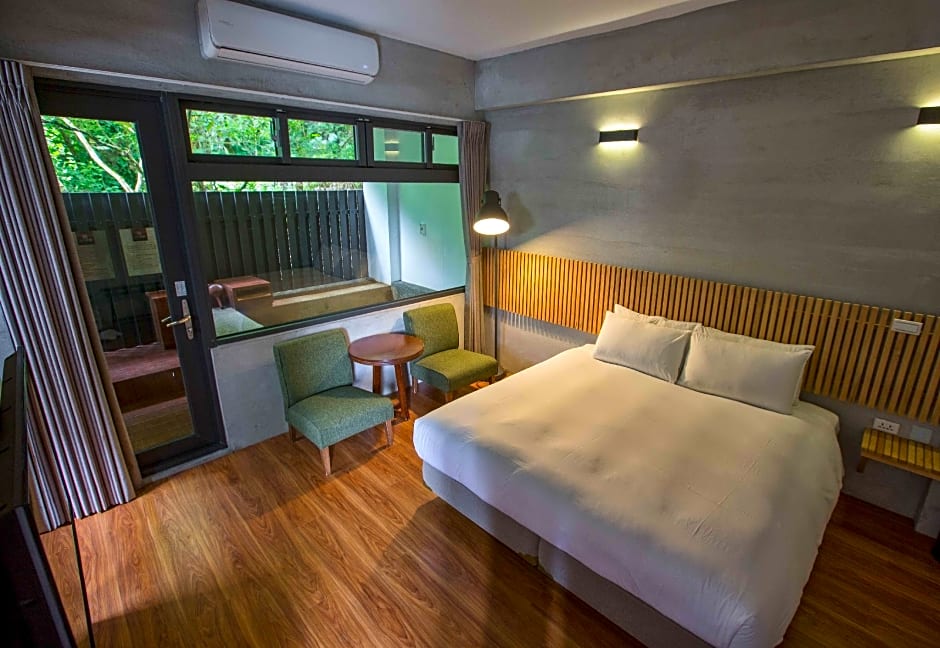 Sunshine Hot Spring B&B