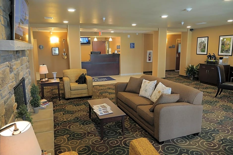 Cobblestone Inn & Suites-Winterset