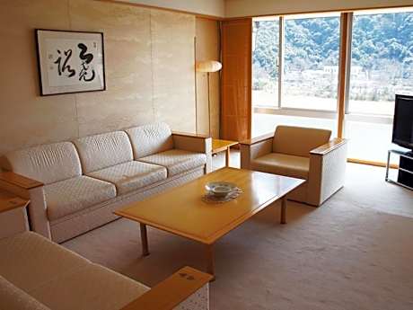 Twin Room with Tatami Area
