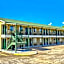 Garden Inn and Suites near Callaway Gardens Pine Mountain