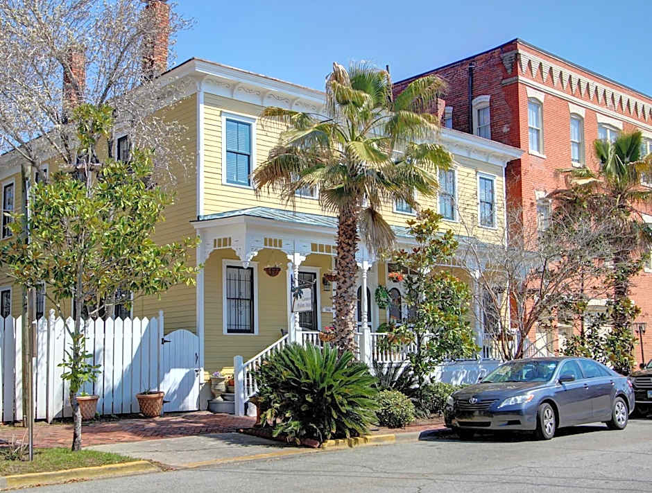 Green Palm Inn