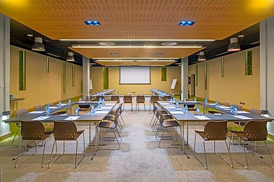 Aravaca Village Hotel