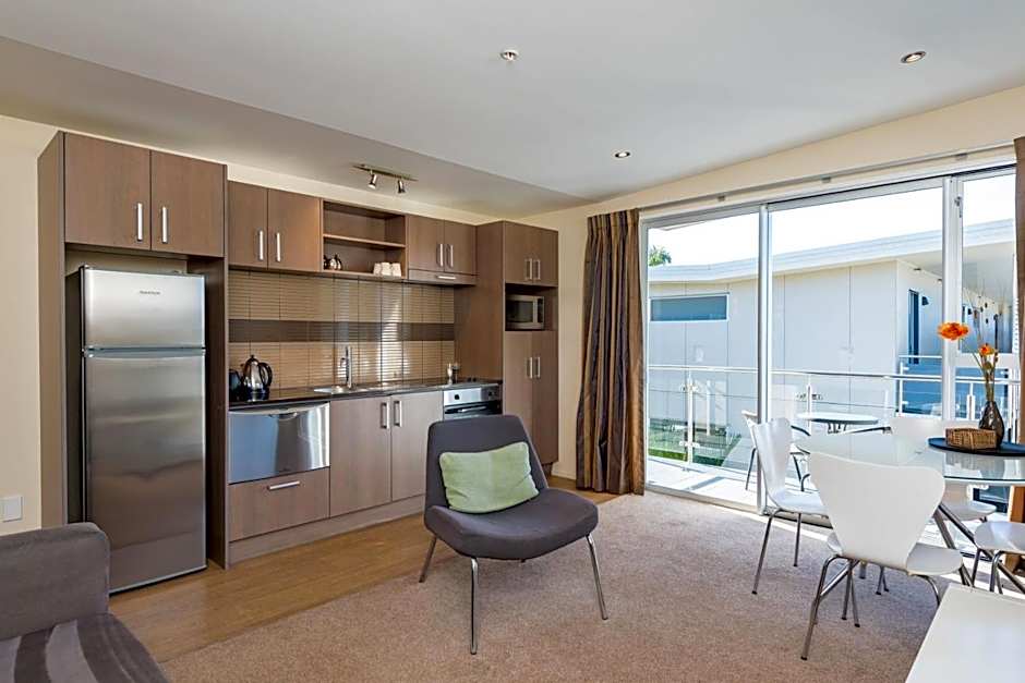 Edgewater Palms Apartments