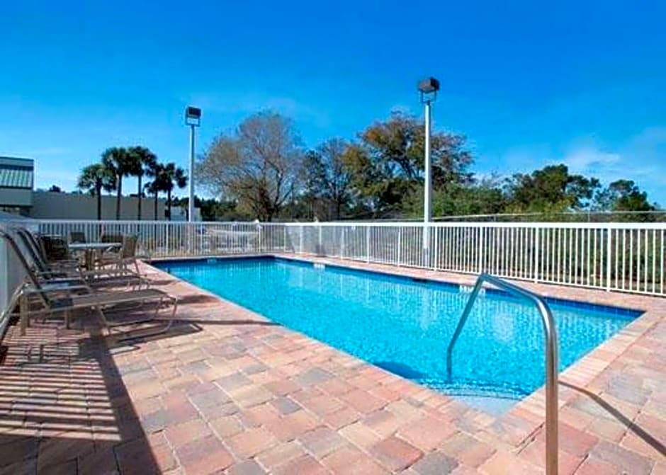 Comfort Suites Palm Bay - Melbourne