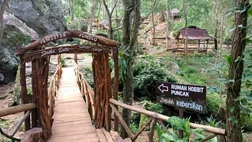 Seribu Batu Songgo Langit Resort & Camp