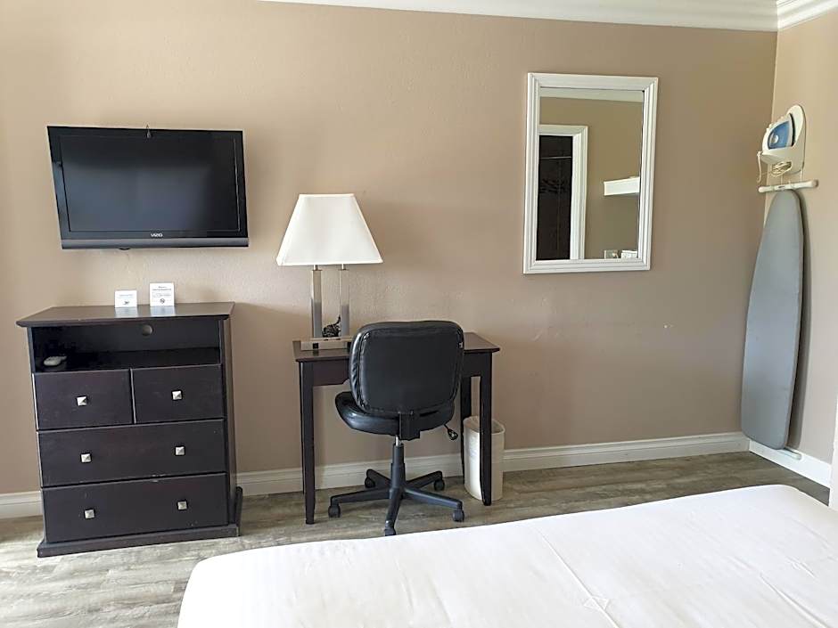 Lotus of Lompoc - A Great Hospitality Inn