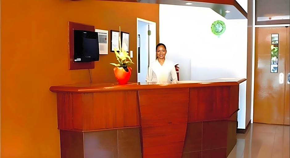 OYO 210 Apple Tree Suites