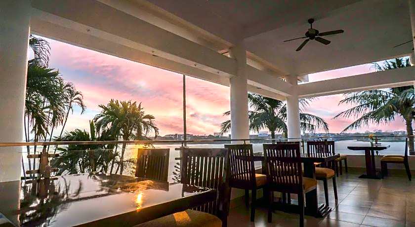 Century Riverside Hue Hotel