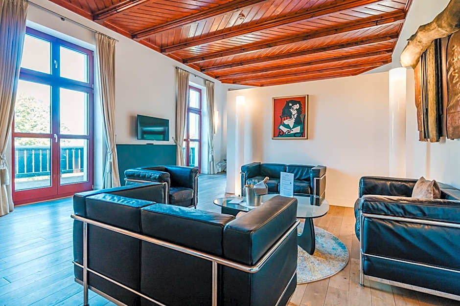 SCHLOSS RANZOW - kleines Romantik Hotel - Wellness - Golfplatz - Hochzeiten & Feiern