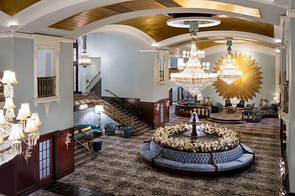 Amway Grand Plaza Hotel, Curio Collection by Hilton