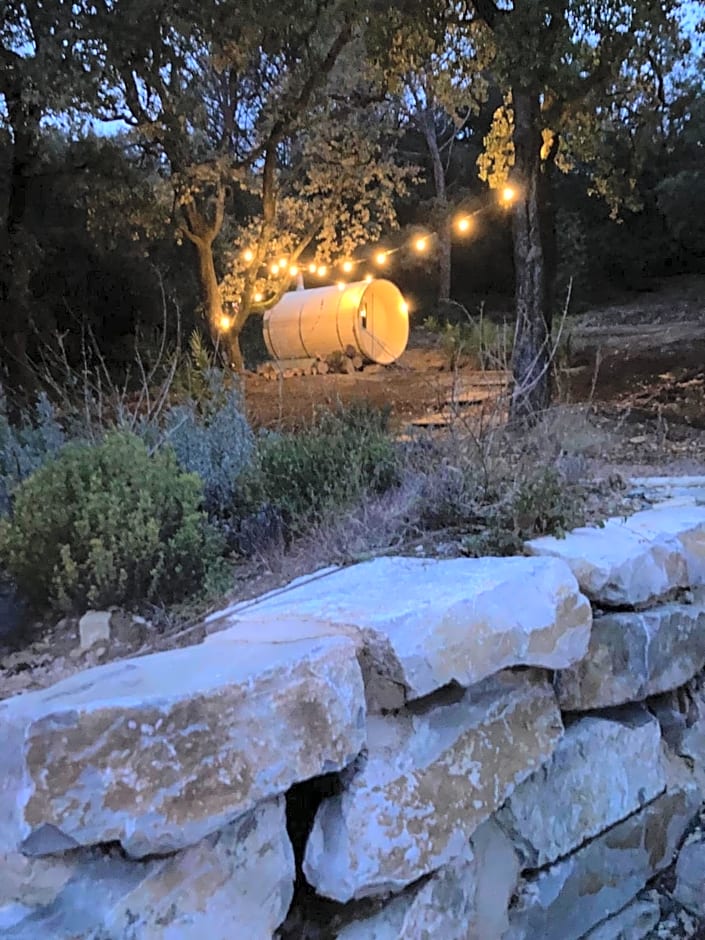 Les Horizons - SPA-JACUZZI - MASSAGE- SAUNA - 4 SAISONS - Piscine chauffée Toute l'année - 800m centre ville Nyons