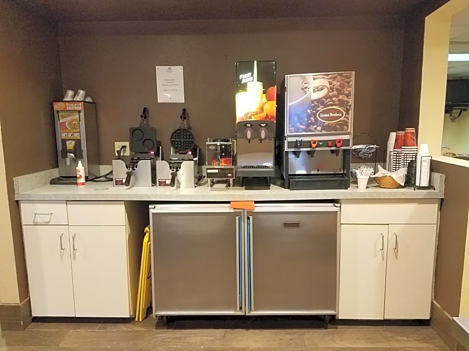 Americas Best Value Inn and Suites St. Cloud