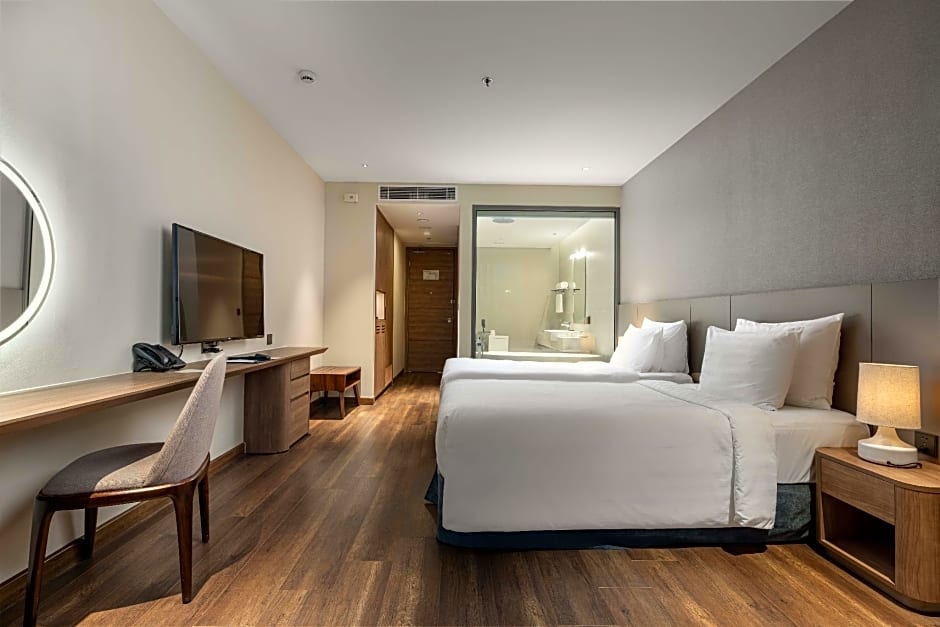 Flamingo Cat Ba Beach Resort