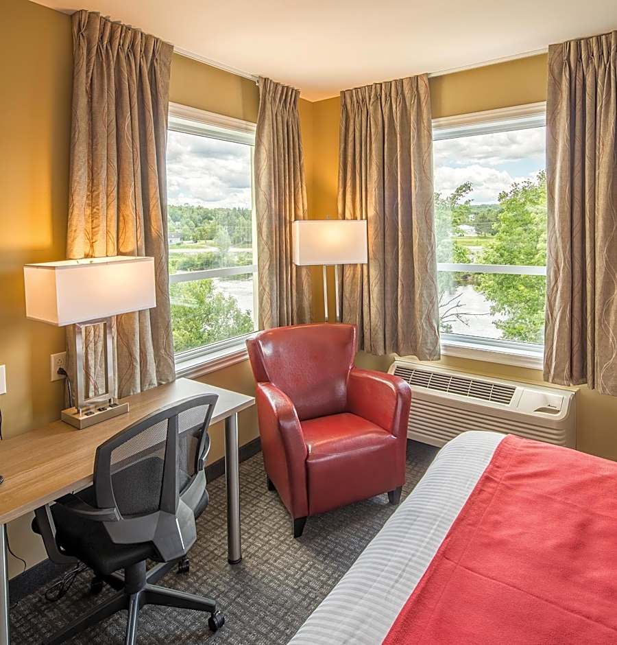 Super 8 by Wyndham Mont Laurier