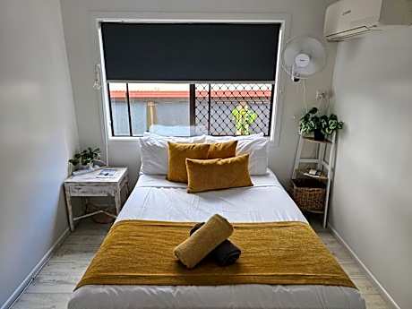 Double or Twin Private Room shared bathroom