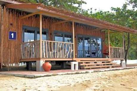 Crusoe Cabins Casobe